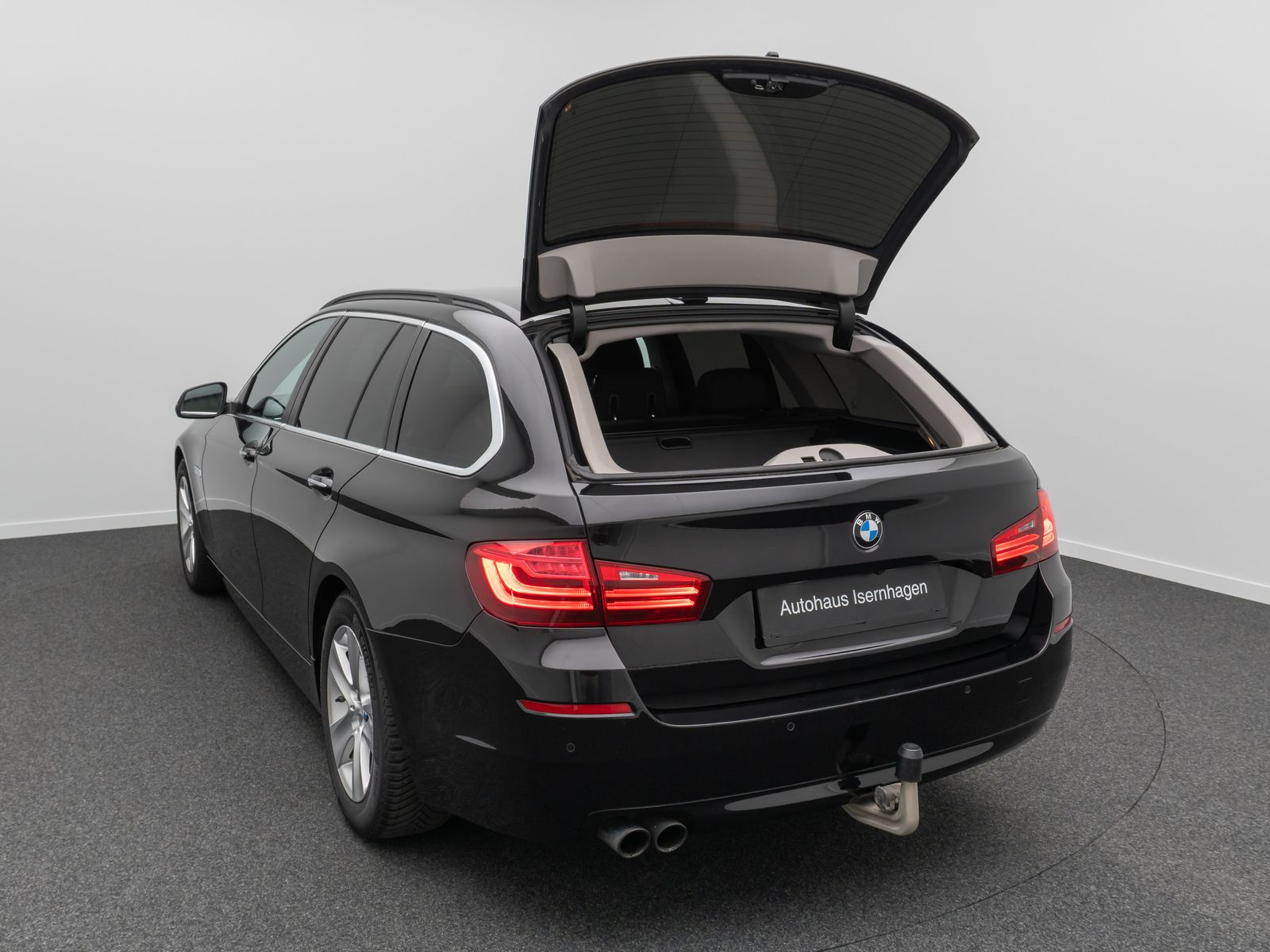 Fahrzeugabbildung BMW 520d HUD H/K NaviPro SurroundView AHK Komfort