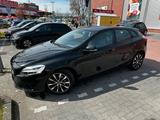 Volvo V40 T2/ 2. Hand/ SHZ - Volvo Gebrauchtwagen in Kiel