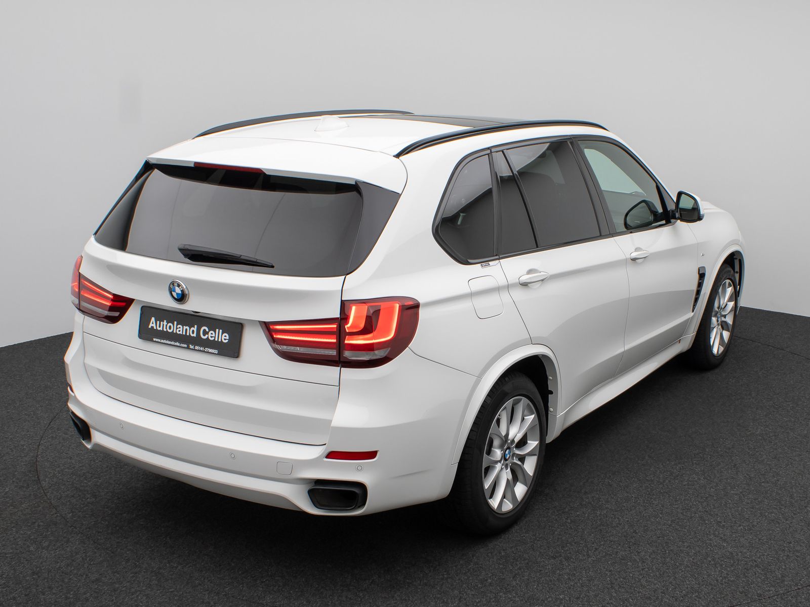 Fahrzeugabbildung BMW X5 xD40d M Sport HUD H/K SoftCL Komfort AHK Alar