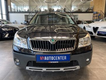 Skoda Octavia Combi Scout 4X4 *TÜV Neu*Xenon*