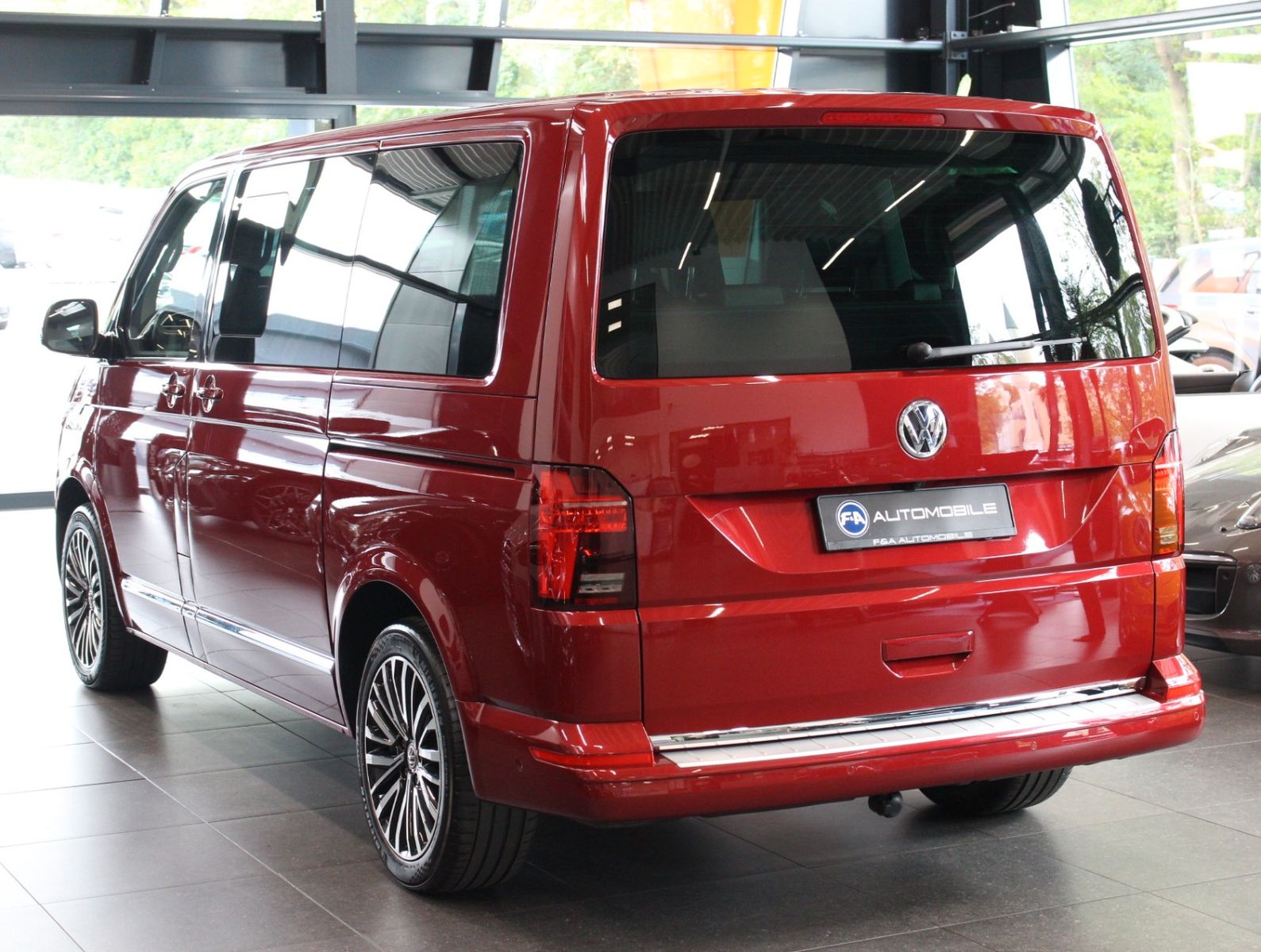 Volkswagen T6.1 Multivan Highline Standh.AHK Kamera foto 4