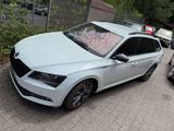 Skoda Superb 1.4 TSI Sportline ACT unfallfrei Tüv 1/28 - Skoda Superb mit Benzin-Antrieb: Kombi, 1.4