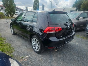 Volkswagen Golf - 2
