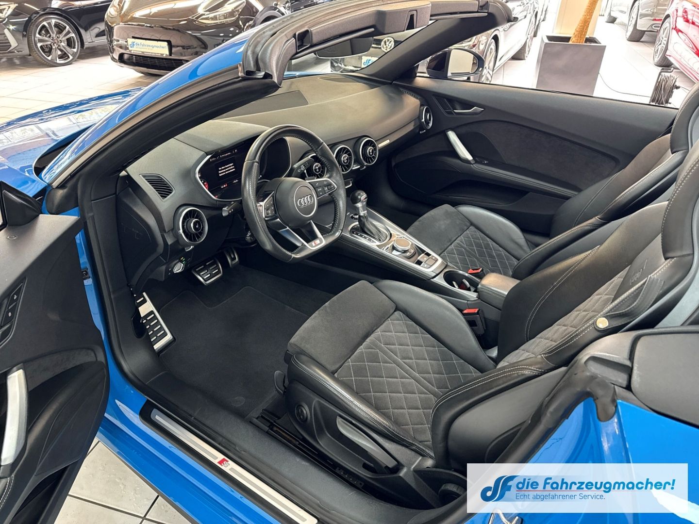 Fahrzeugabbildung Audi TT 40 TFSI 2.0 S line Sportpaket El. Verdeck Nav