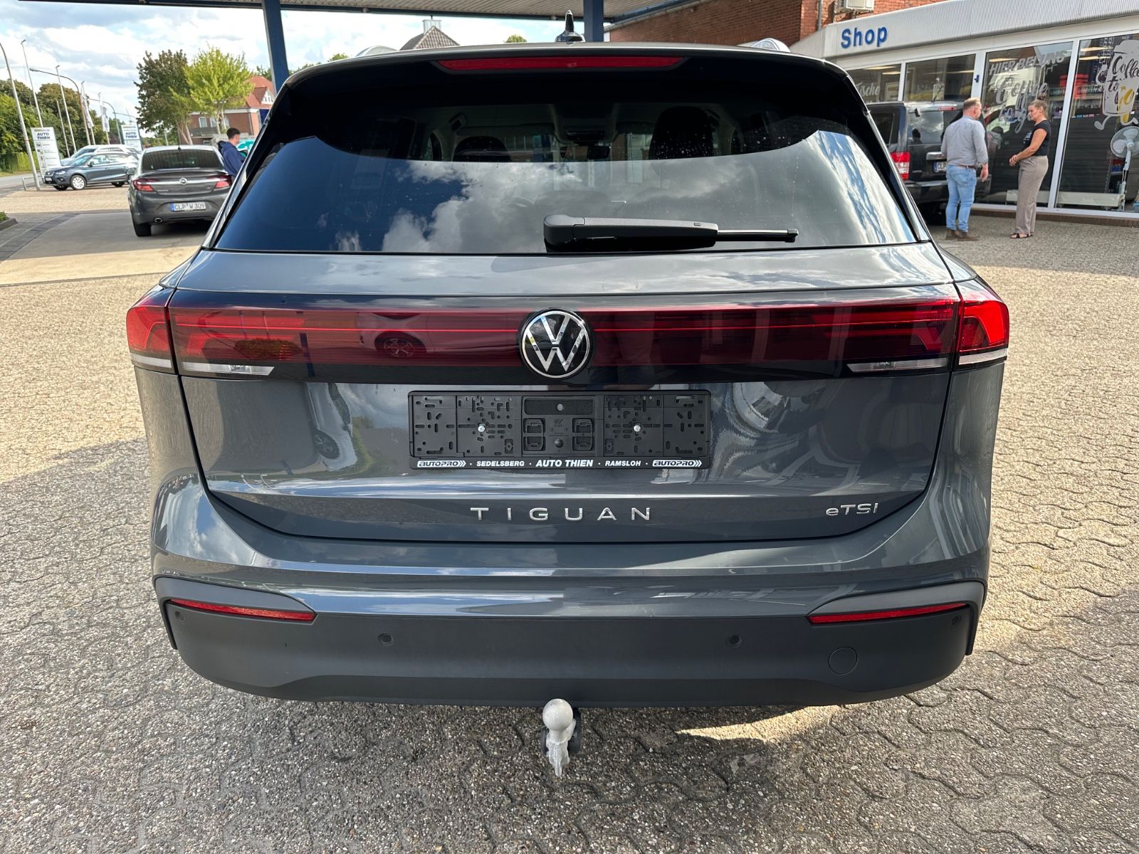 Fahrzeugabbildung Volkswagen Tiguan 1.5 eTSI Life DSG AHK/Navi/ACC/LED/SHZG