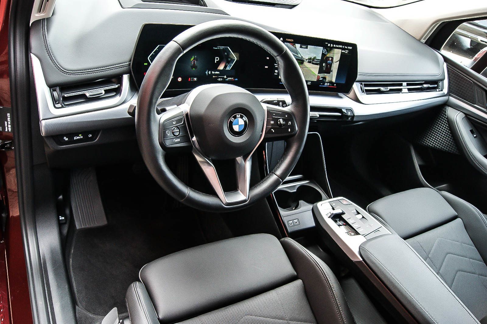 Fahrzeugabbildung BMW 223 Active Tourer i xDrive LEDER HEAD-UP WINTER
