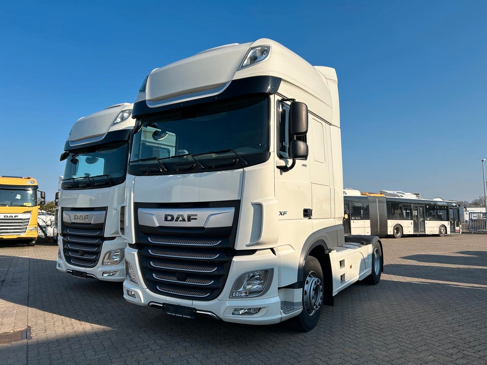 Fahrzeugabbildung DAF 4 x XF 480 FT SSC, Intarder, Bj. 2023