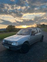 Peugeot 205 Automatik 90 PS - Peugeot 205 mit Benzin-Antrieb: Automatik