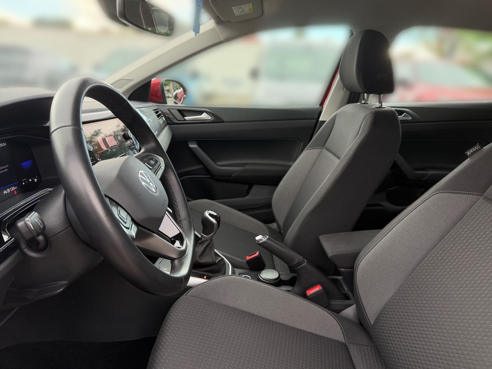 Fahrzeugabbildung Volkswagen Taigo 1.0 TSI Life *GJR*SHZ*CARPLAY*