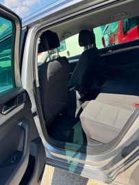 Volkswagen Passat - 8