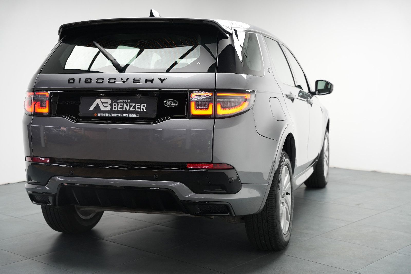 Fahrzeugabbildung Land Rover Discovery Sport /R-Dynamic/LED/R-Cam/Leder/AHK/