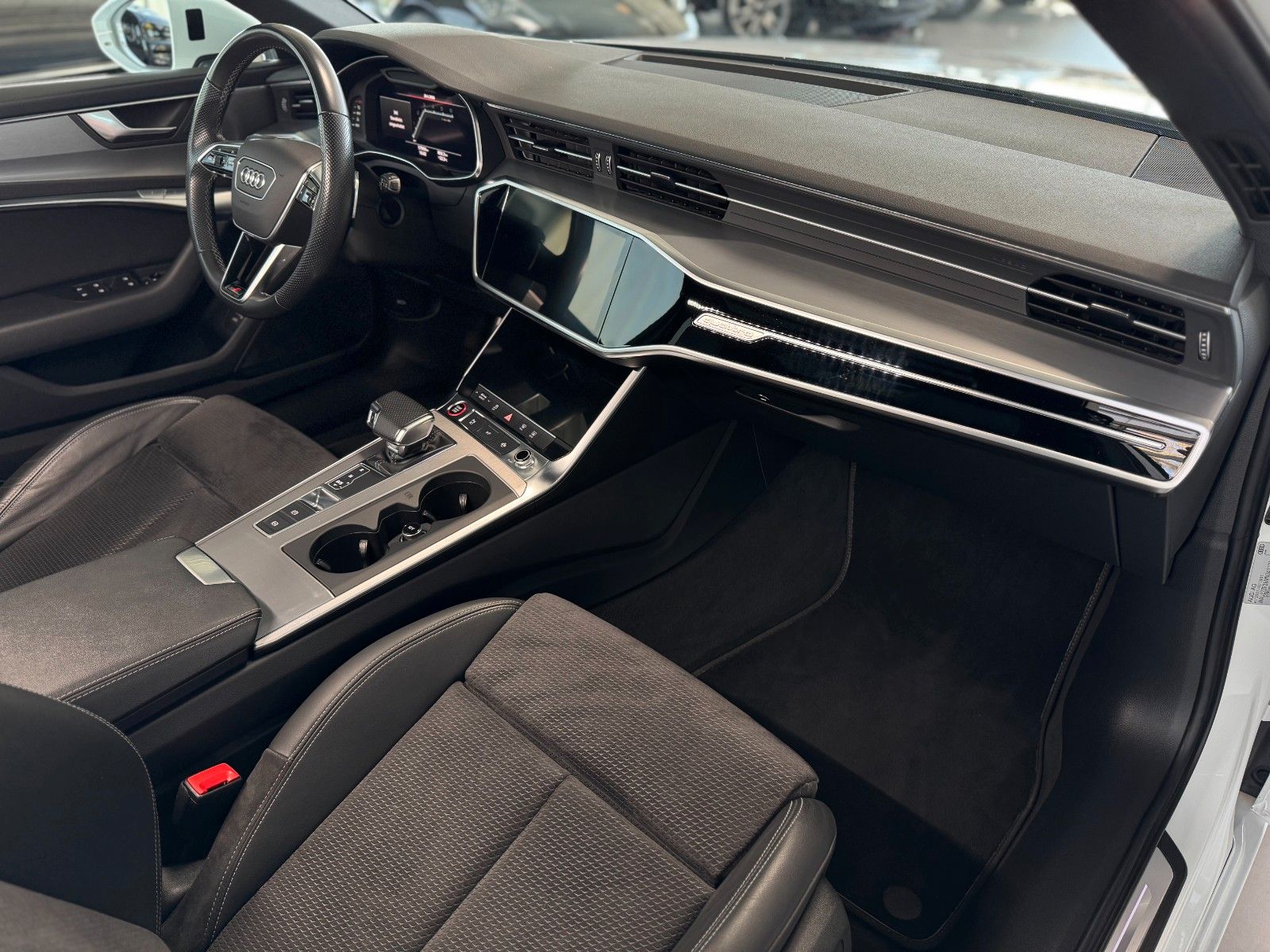 Fahrzeugabbildung Audi S6 Avant 3.0 TDI quattro "PANO Matrix-LED LM 20"