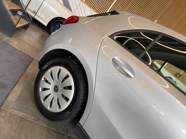 Mercedes-Benz A 200 A -Klasse *NAVI*PDC*SPURASSIST*TEMPOMAT*