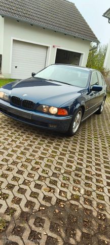 BMW E39 520i