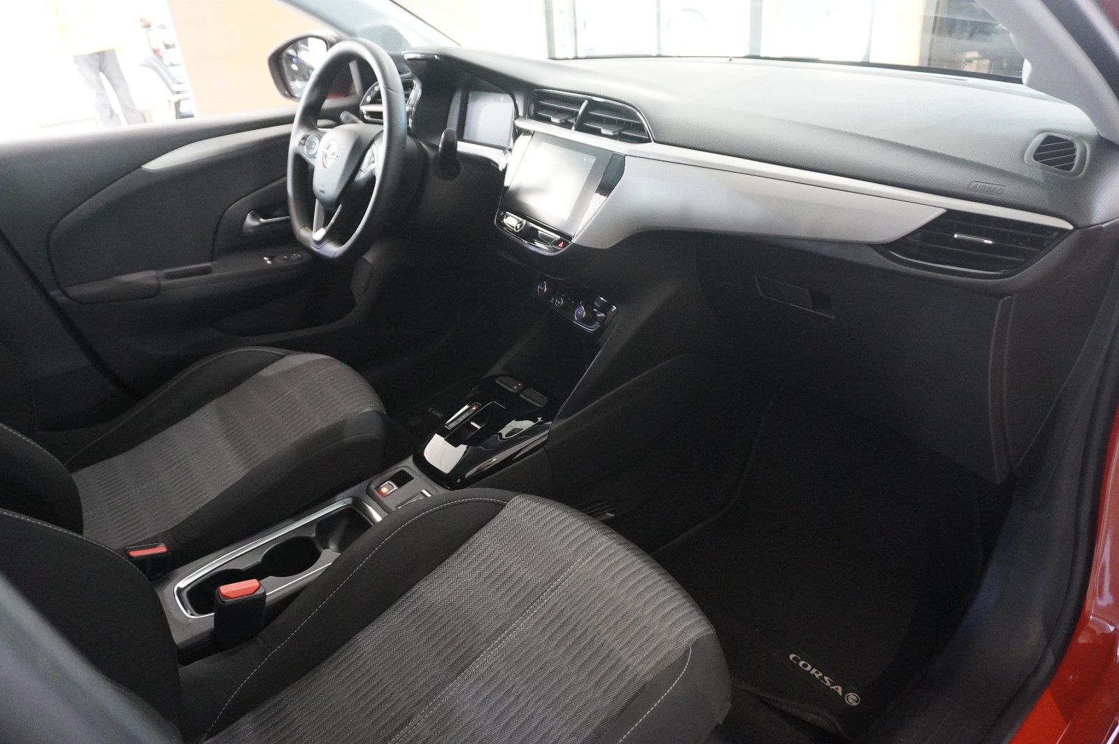 Fahrzeugabbildung Opel Corsa-e F EDITION 7KW NAVI/VIRT/DAB/TEMP/WÄRMEP