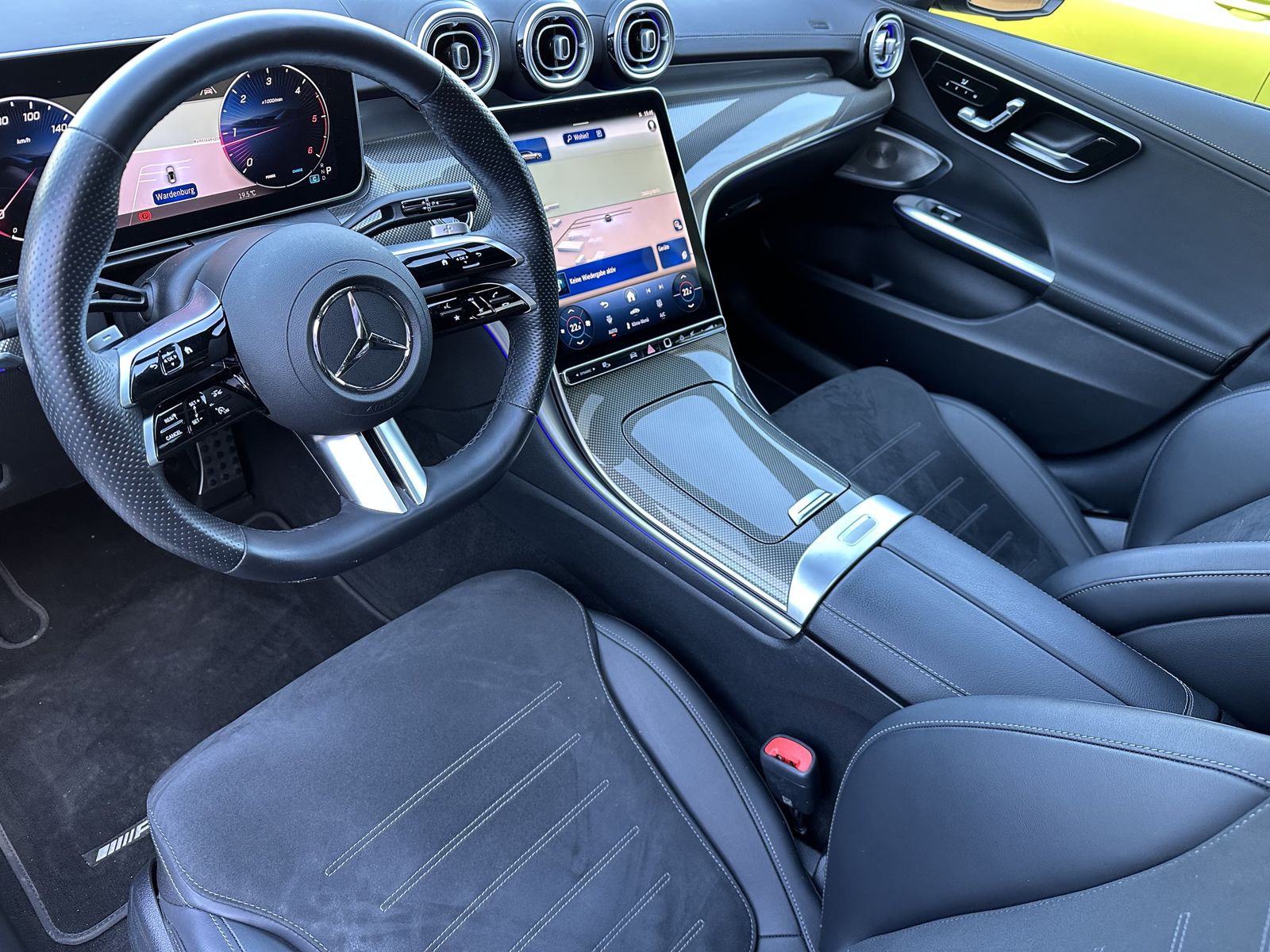 Fahrzeugabbildung Mercedes-Benz C 220d T Edition AMG Line NAV+LED+PANO+BURMESTER