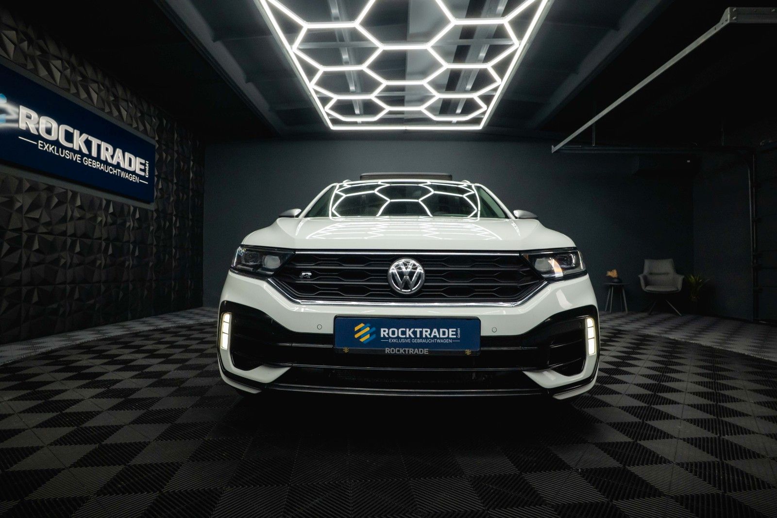 Fahrzeugabbildung Volkswagen T-Roc R 4Motion Performance *ACC*DCC*Pano*LED*