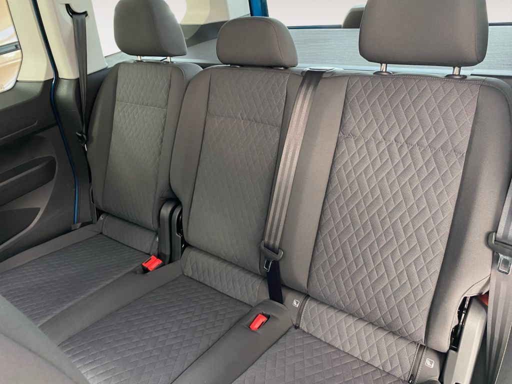 Fahrzeugabbildung Volkswagen Caddy 1.5 TSI DSG AHZV,LED,Climatronic,ACC,SH