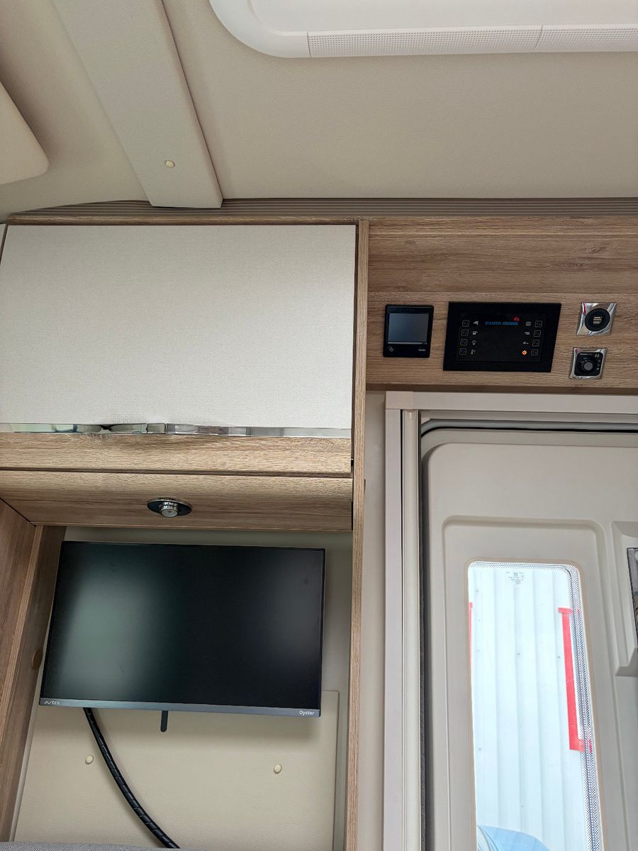 Fahrzeugabbildung Eura Mobil Profila T 696 EB