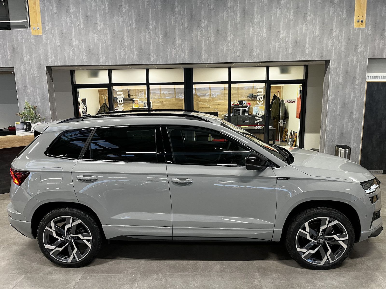Skoda Karoq Sportline 4x4 TDI DSG AHK Navi 5JG Kam360 imagem 2