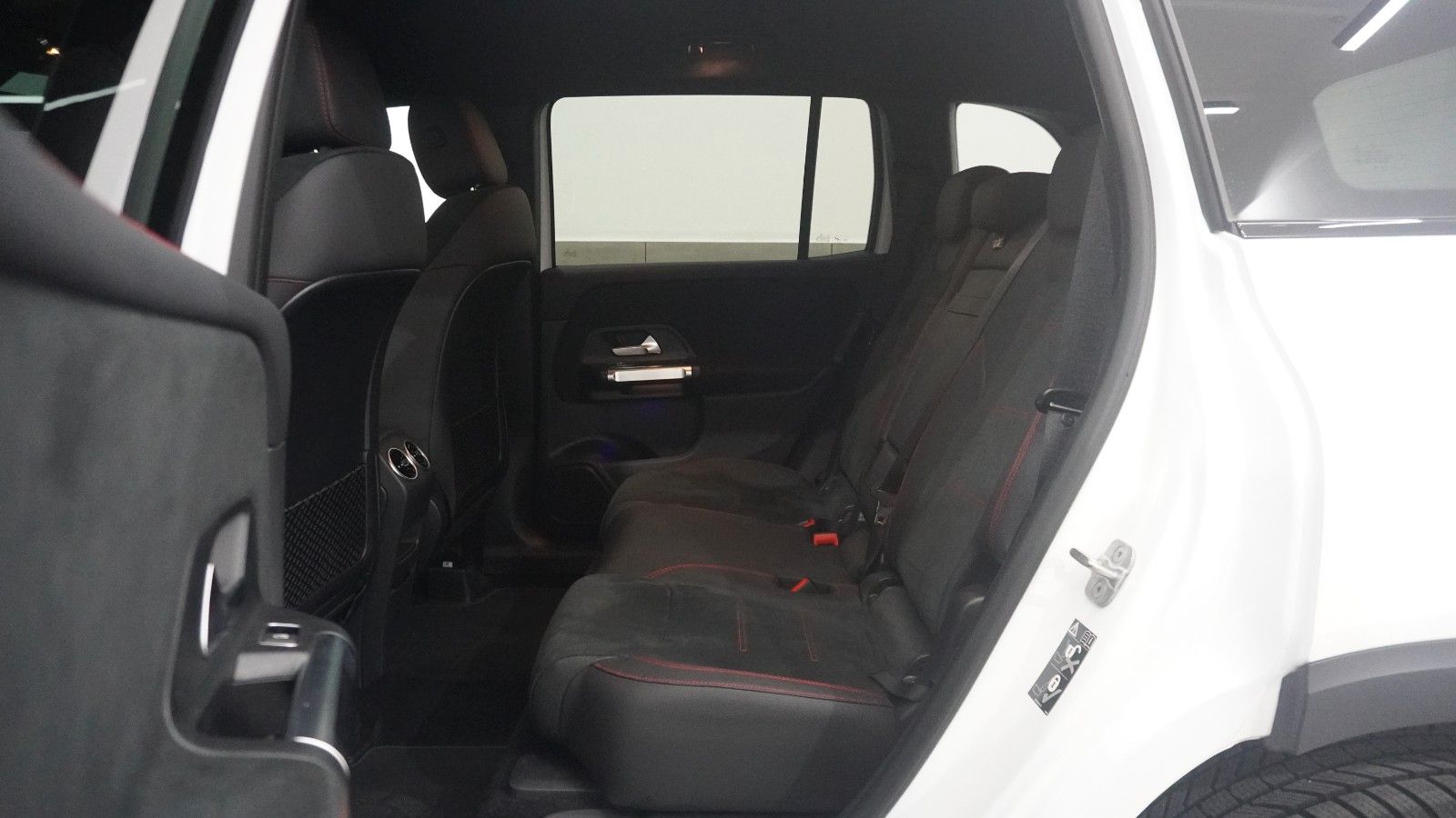 Mercedes-Benz GLB 200 d AMG MultiBeam/Ambiente+/ACC/Keyless foto 13