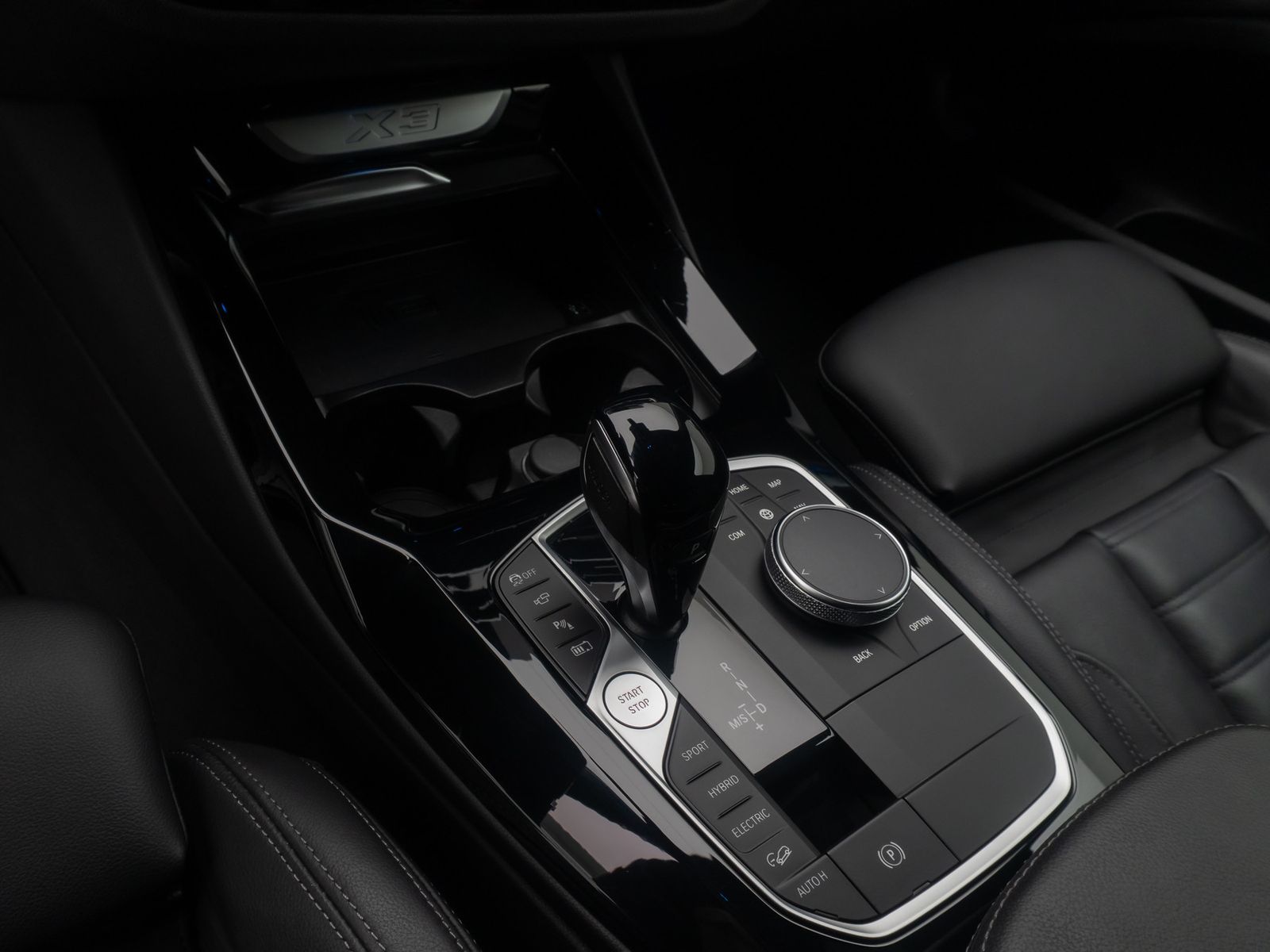 Fahrzeugabbildung BMW X3 xD30e M Sport Komfort AHK HUD DAB 360°HiFi