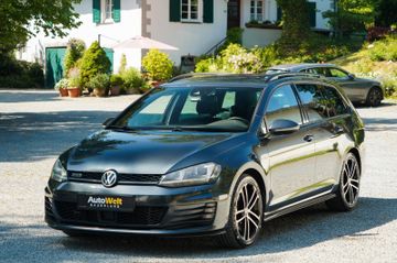 Volkswagen Golf - 1