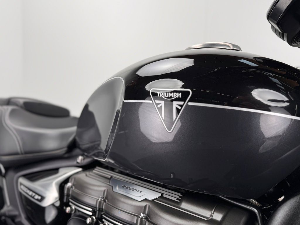 Fahrzeugabbildung Triumph ROCKET 3 STORM R *WUNDERKIND-UMBAU *NEUWERTIG