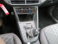 VW Polo 1.0 TSI R-Line DSG IQ.Drive Matrix Nav 17'' VW Polo 1.0 TSI R-Line DSG IQ.Drive Matrix Nav 17''