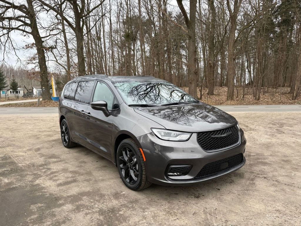 Image of Chrysler Pacifica