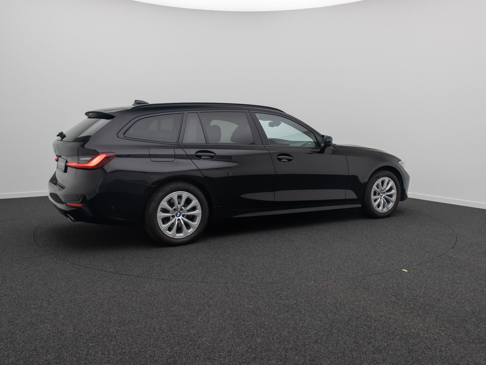 Fahrzeugabbildung BMW 318d HiFi Kamera DAB Alarm WLAN FernlichtAssist