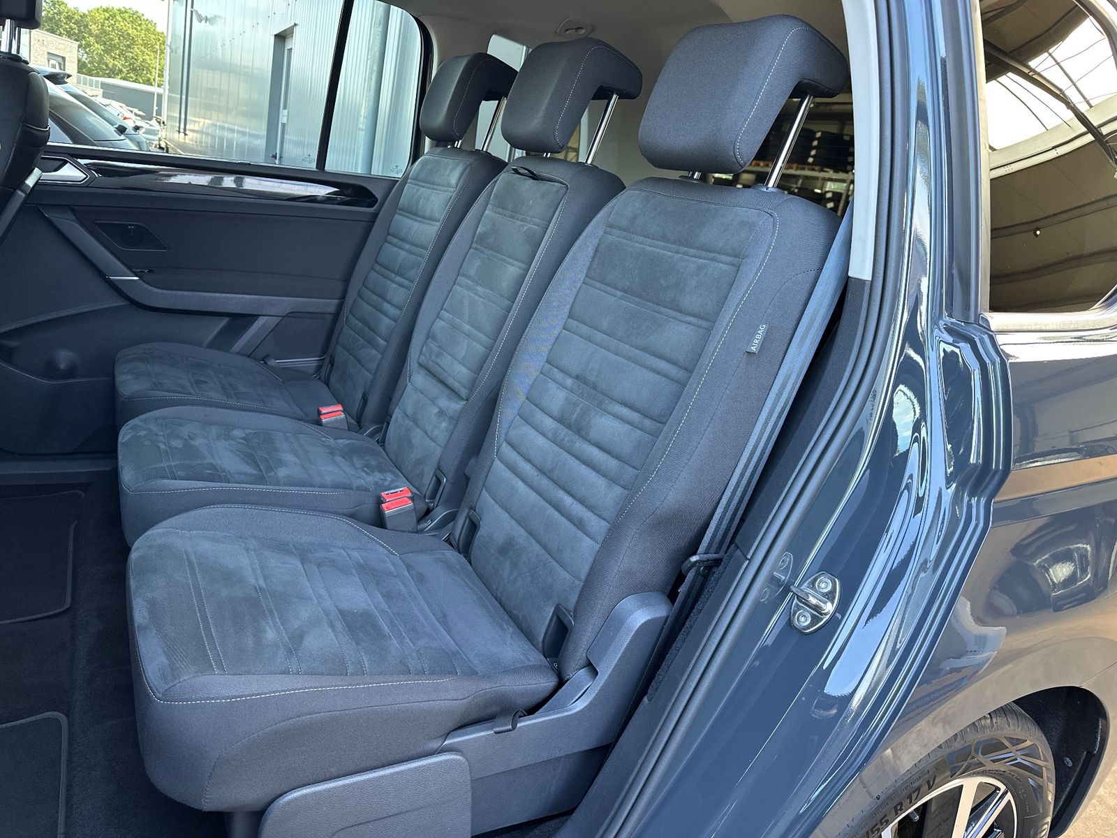 Fahrzeugabbildung Volkswagen Touran 2.0 TDI DSG Highline NAV+LED+KAM+AHK+1HD