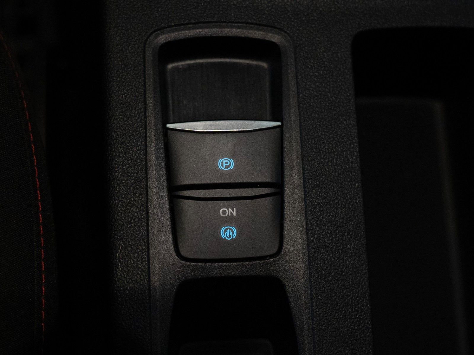 Fahrzeugabbildung Ford Kuga ST-Line KEYLESS/KAMERA/NAVI/WINTER-P.