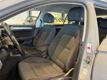 Volkswagen Passat Variant - 12
