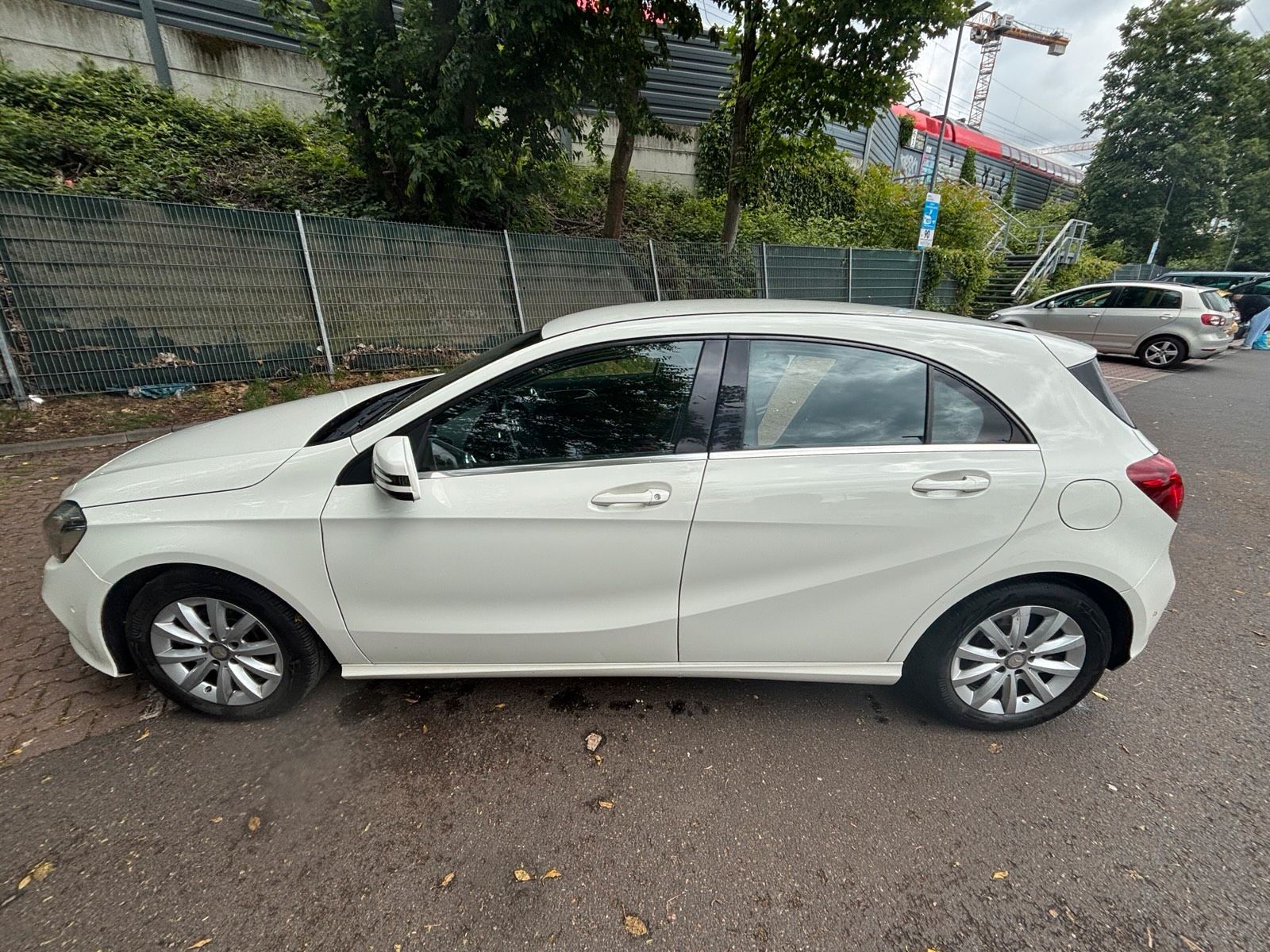 MERCEDES-BENZ Mercedes Benz a 180