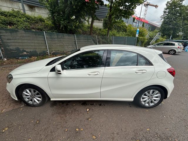 MERCEDES-BENZ Mercedes Benz a 180