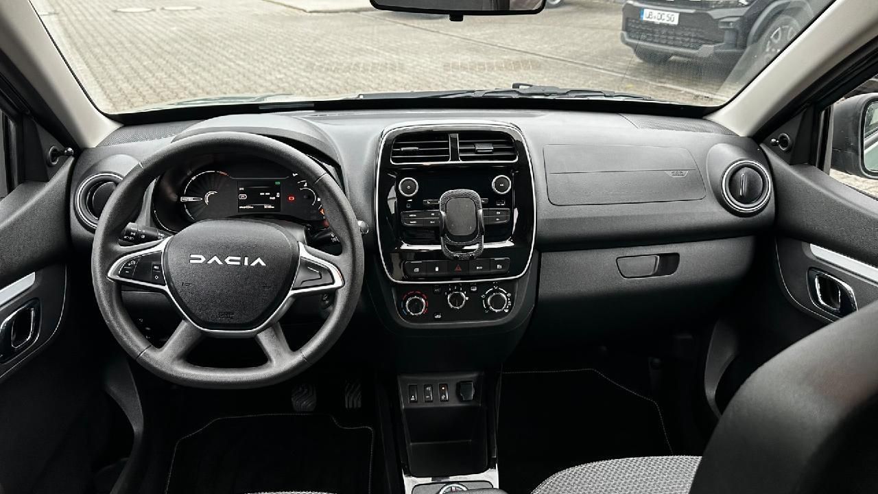 Fahrzeugabbildung Dacia Spring Essential 45