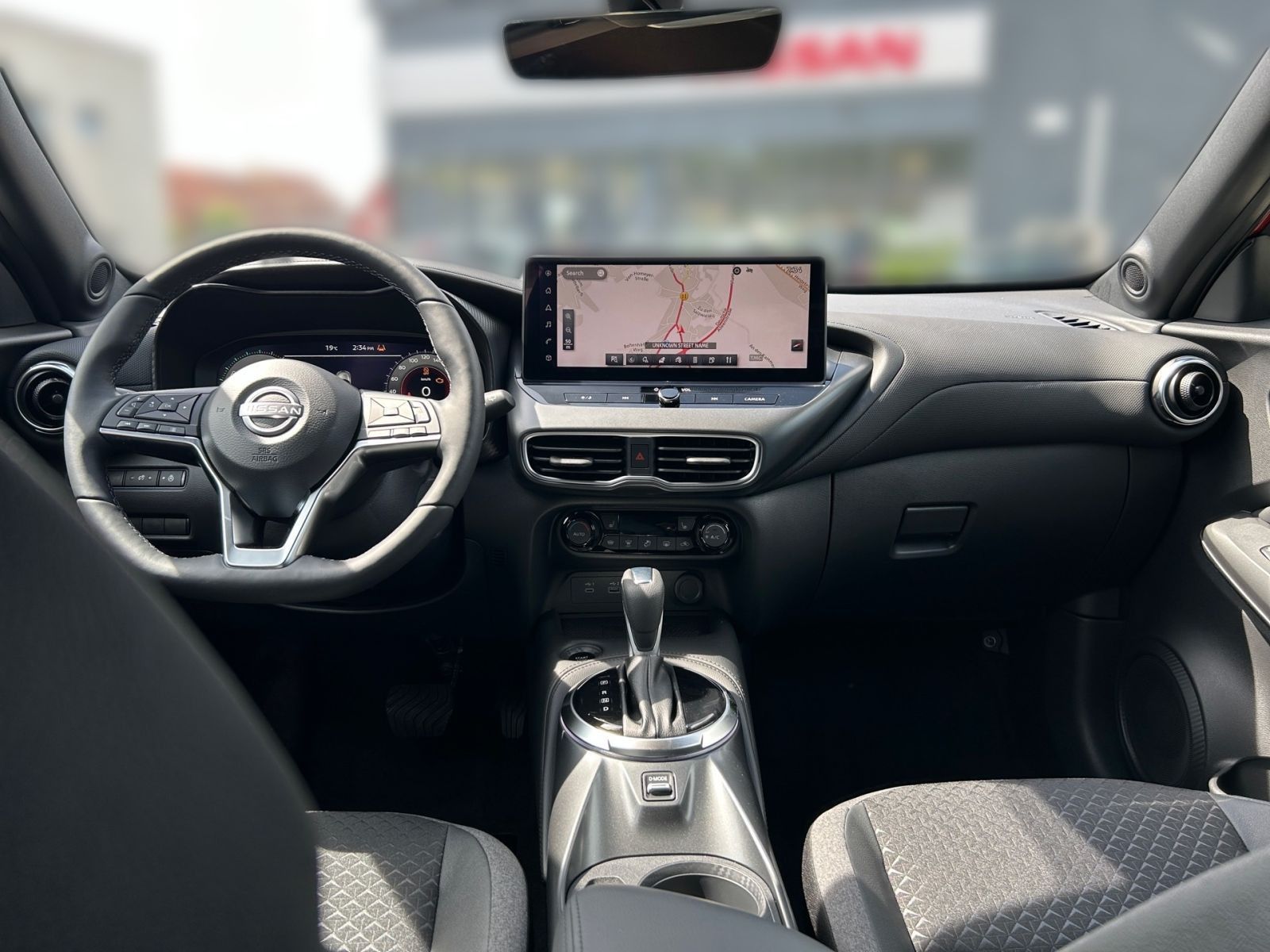 Fahrzeugabbildung Nissan JUKE 1.6 HYBRID 143 PS 4AMT N-CONNECTA Winter