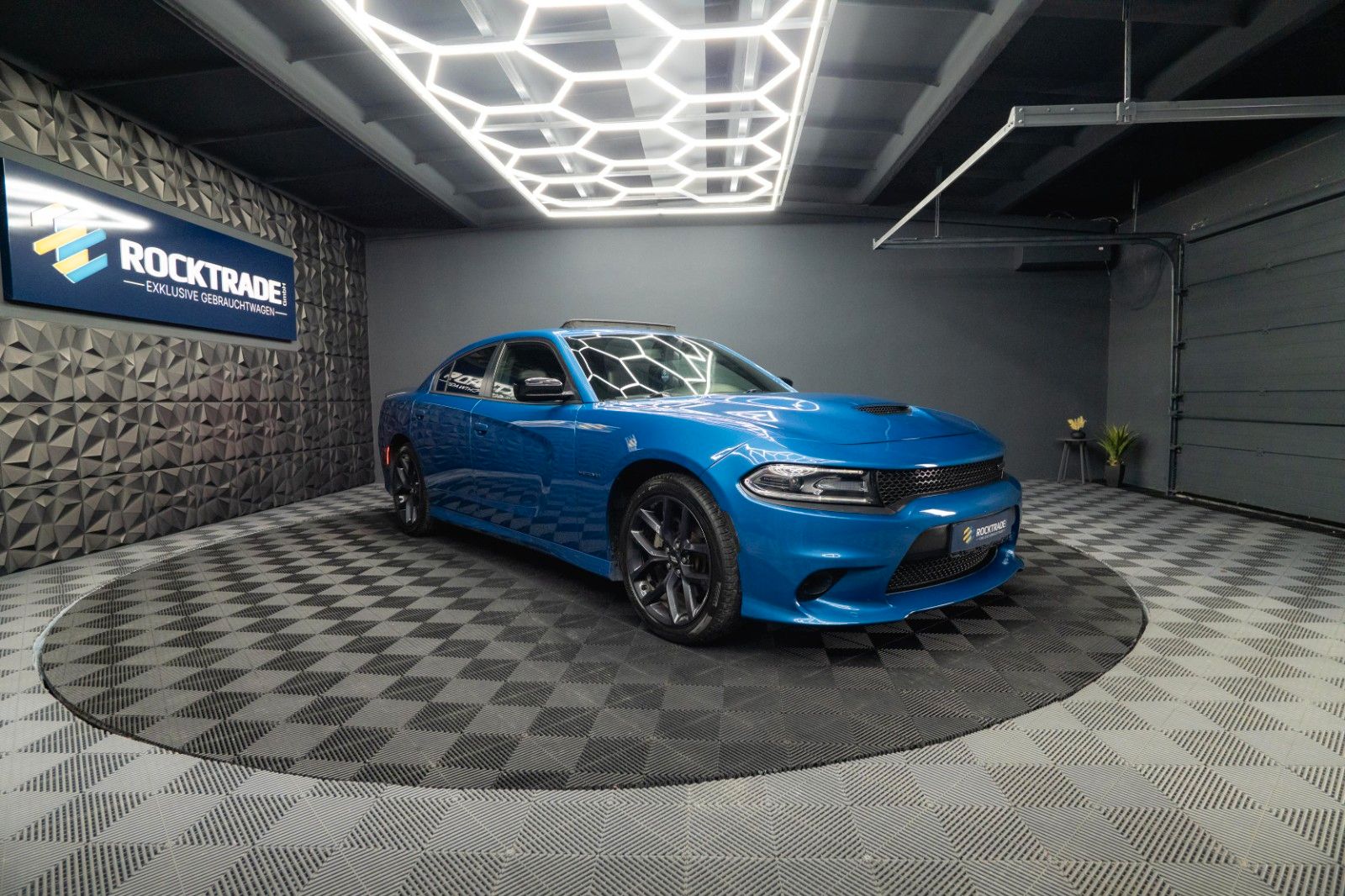 Fahrzeugabbildung Dodge Charger 5.7 V8 HEMI R/T Night-Paket Performance