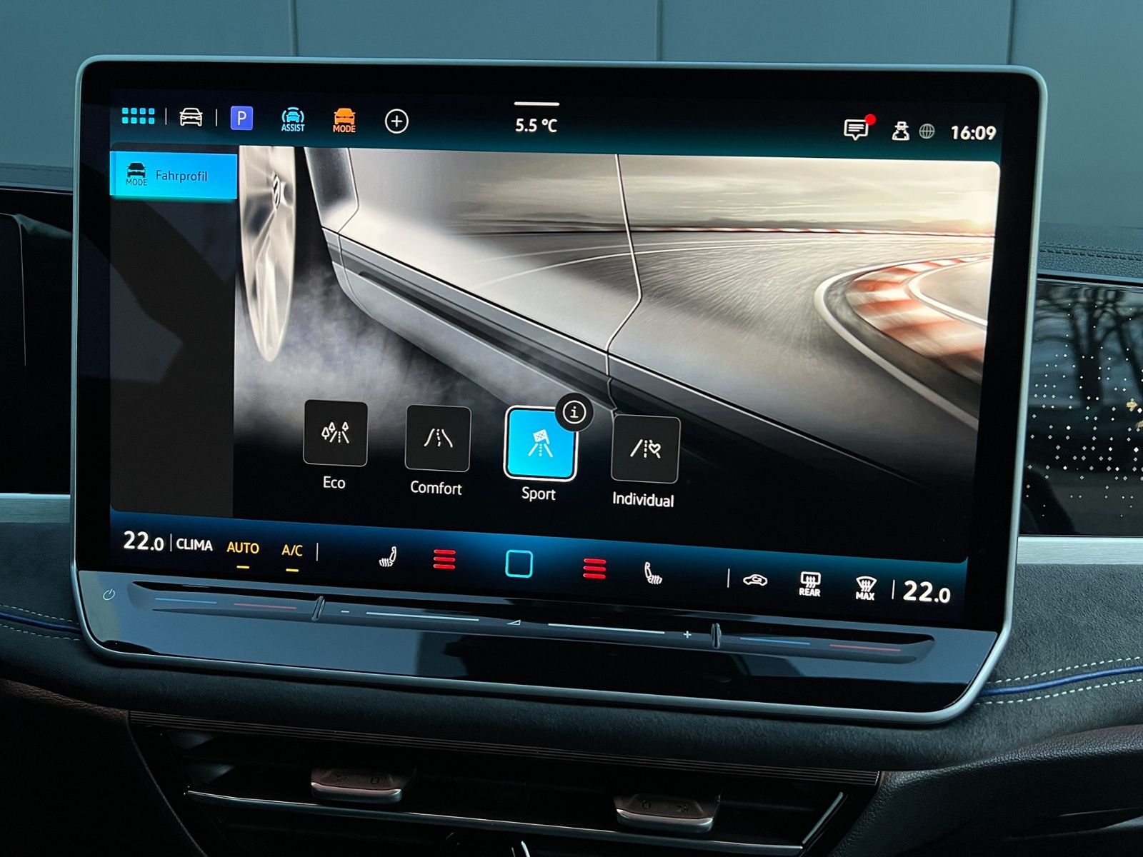 Fahrzeugabbildung Volkswagen Passat Variant R-Line 2.0 TDI DSG 4MOTION *AHK,