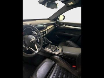 Alfa-Romeo Stelvio - 5
