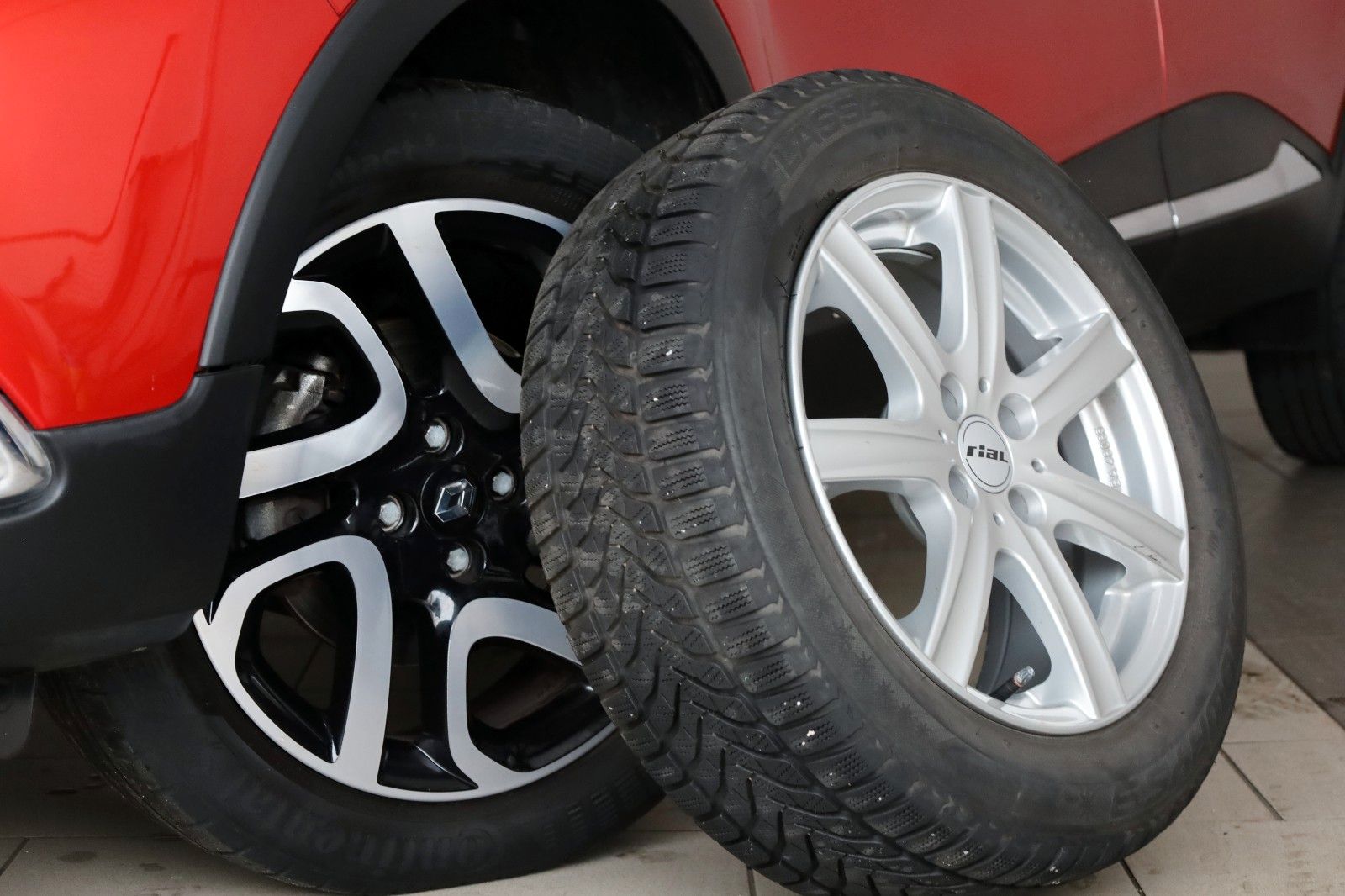 Fahrzeugabbildung Renault Captur XMOD Leder,Navi,SH,Kamera,SR+WR