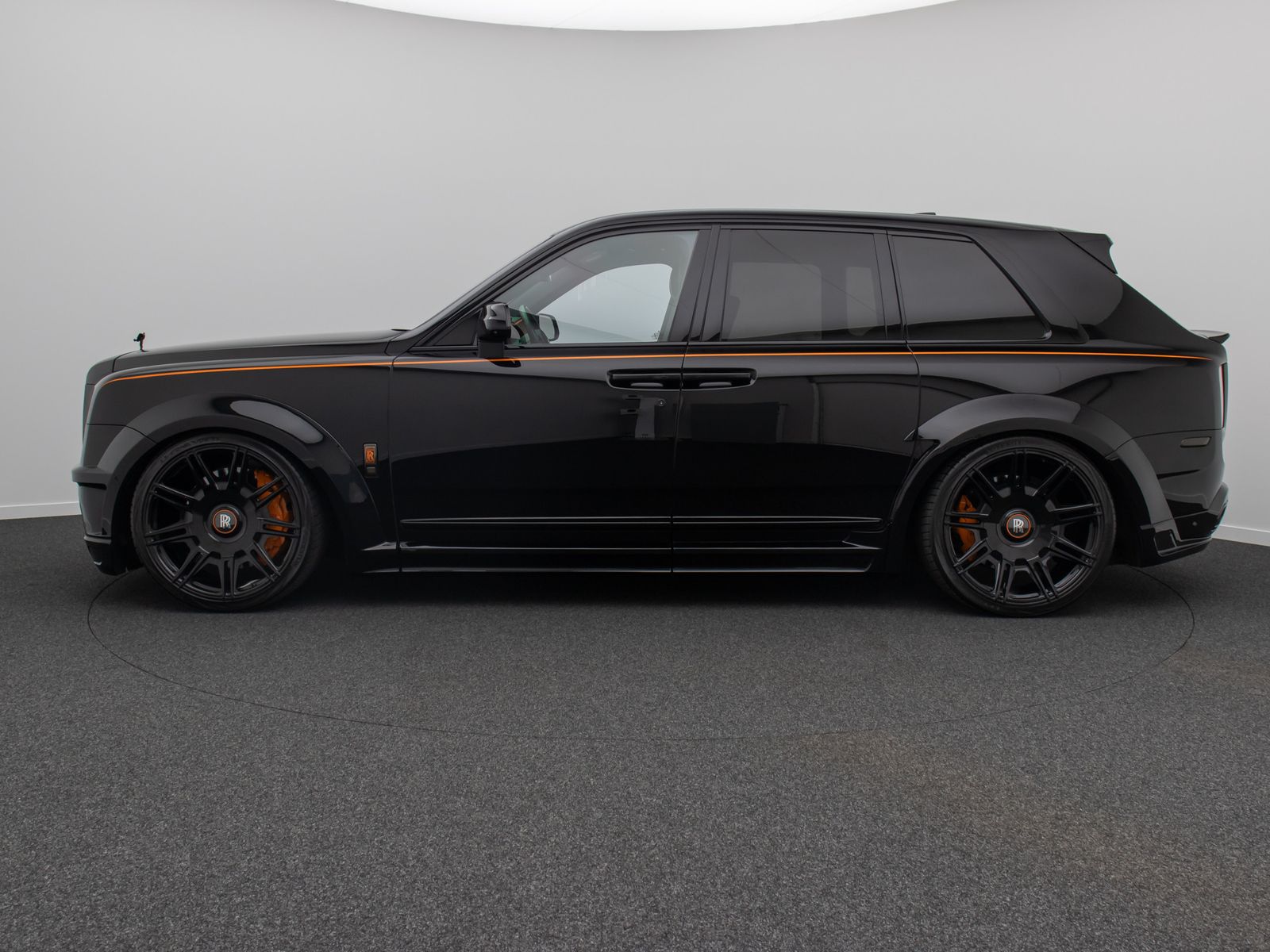 Fahrzeugabbildung Rolls-Royce Cullinan Black Badge Night Vision Novitec VOLL