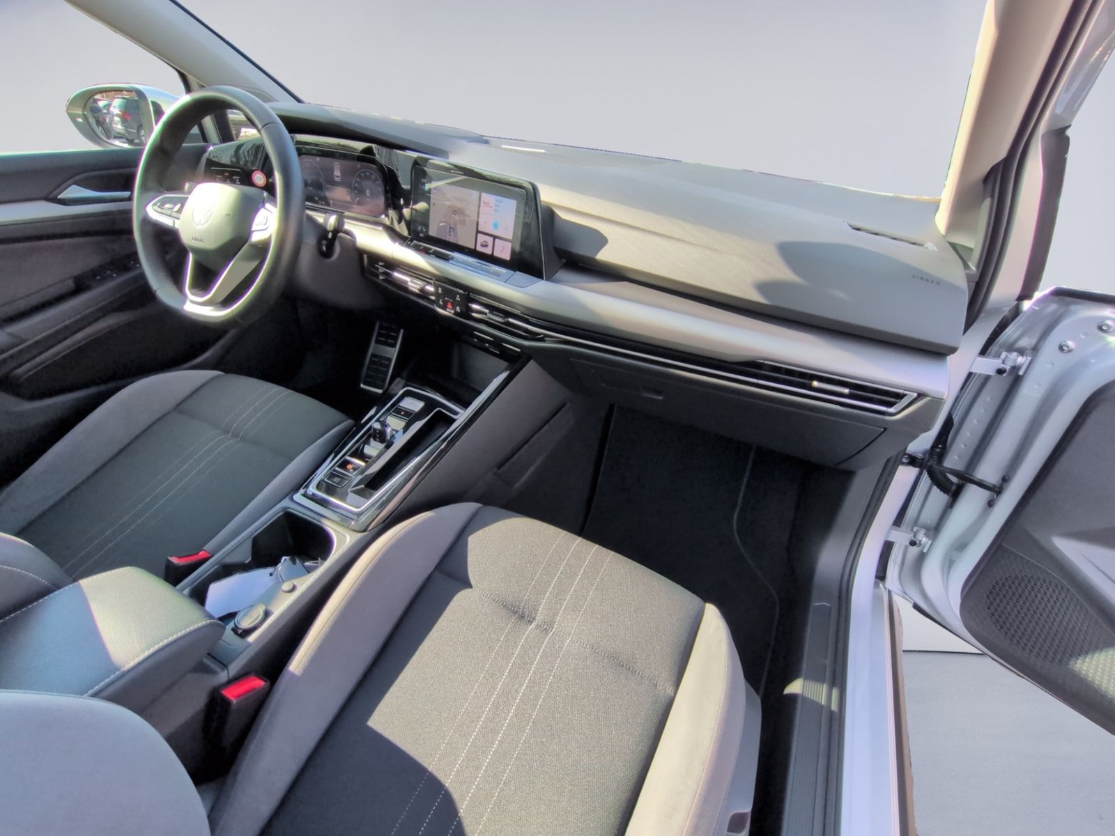 Golf VIII Alltrack 2.0 TDI DSG KAMERA+PANO+STHZ