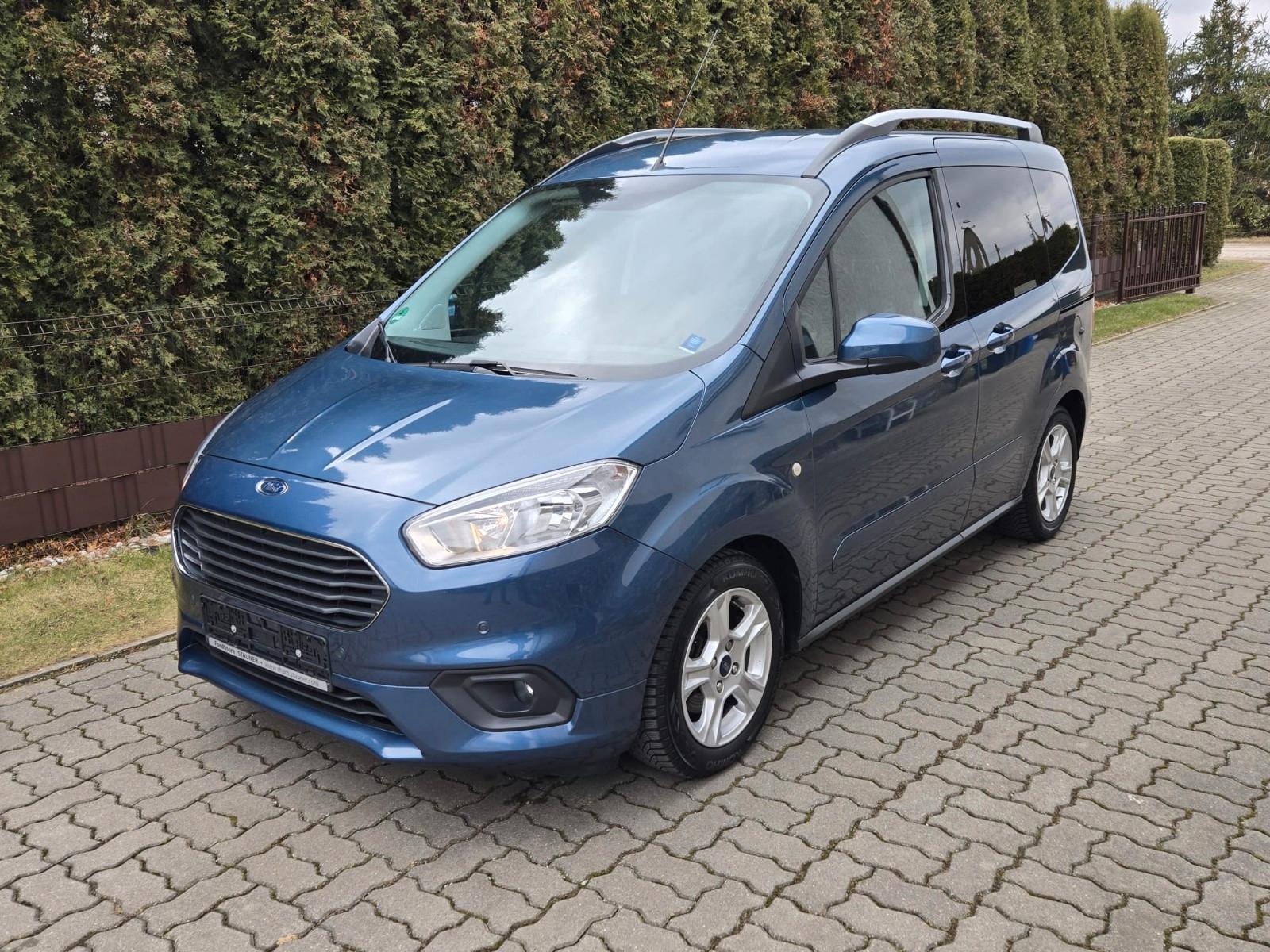 Ford Tourneo Courier Titanium