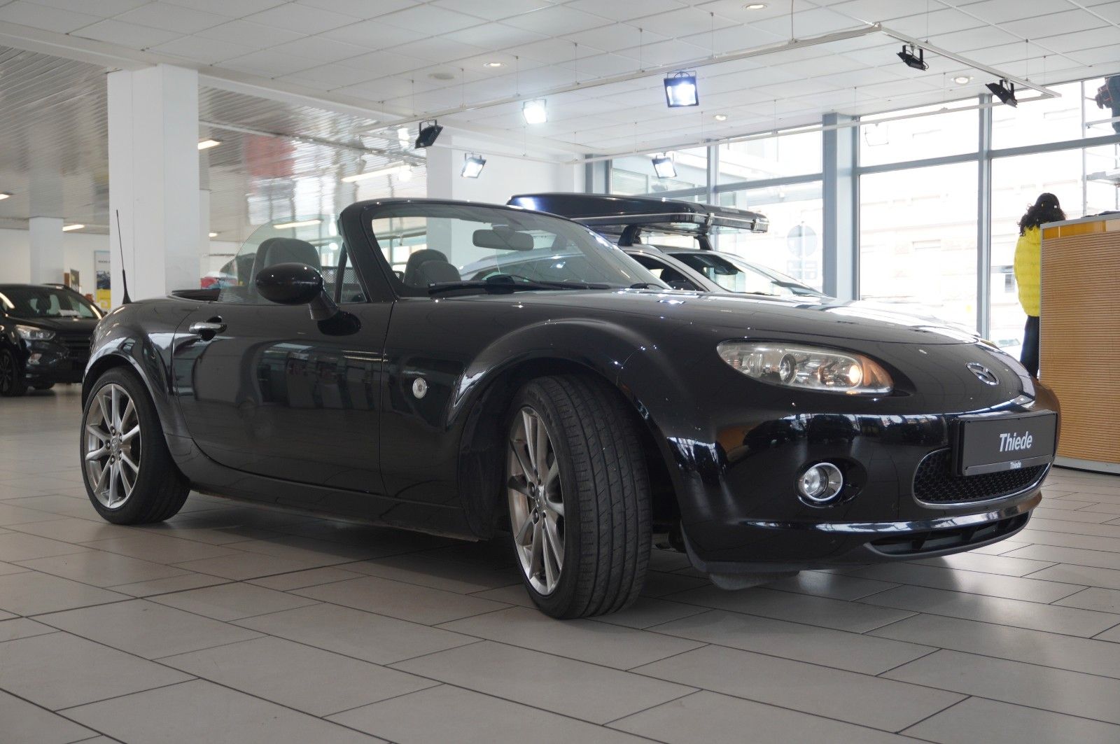 Fahrzeugabbildung Mazda MX-5 1.8 NISEKO ROADSTER SPORT/SHZ/NEBEL/MULTI.