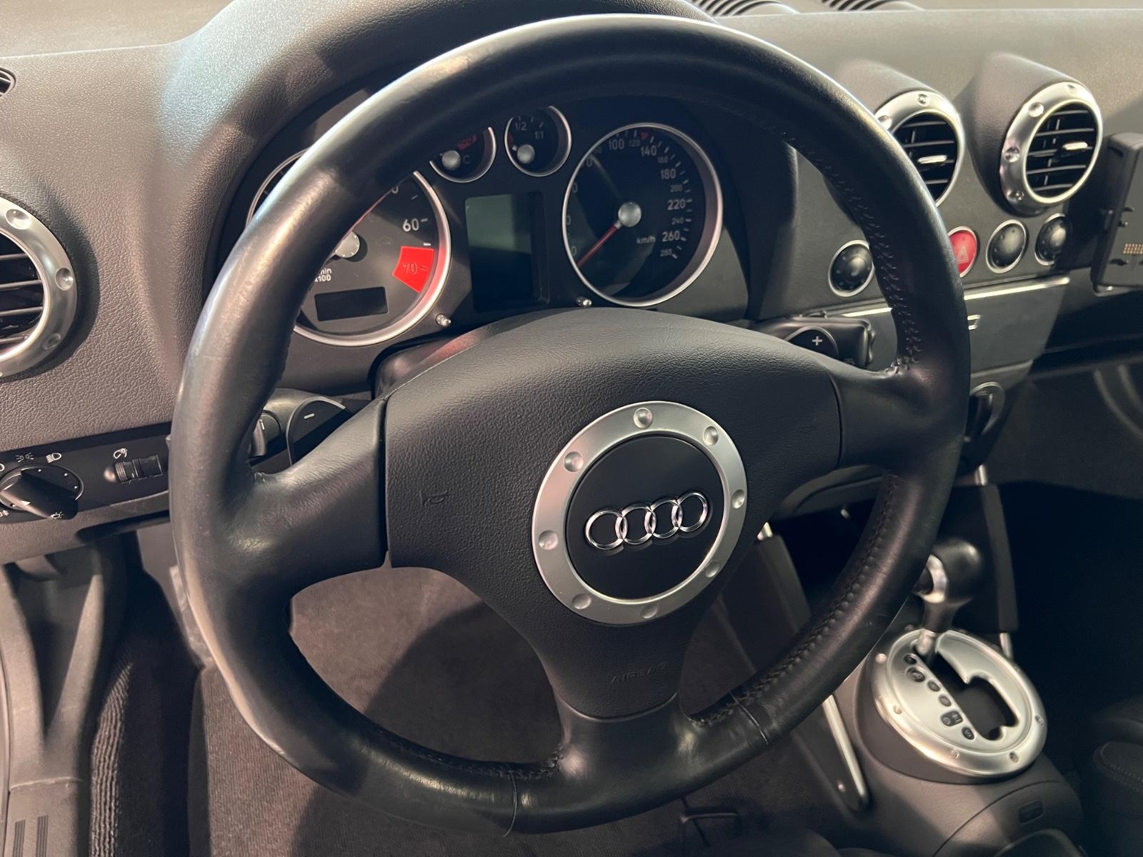 Audi TT Coupe 3.2 V6 DSG quattro BOSE NAVI KETTEN NEU
