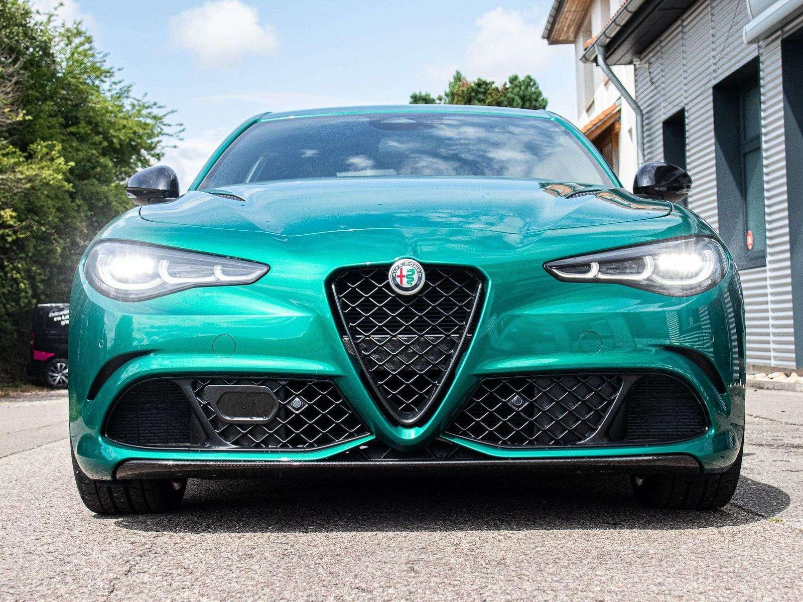 Fahrzeugabbildung Alfa Romeo Giulia Quadrifoglio 2,9l V6 vom AR Vertagshändle