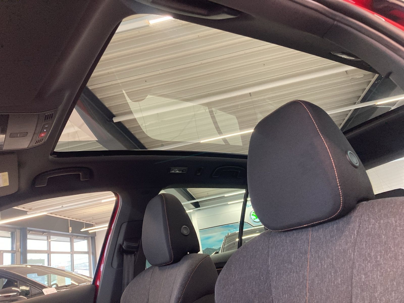 Fahrzeugabbildung SKODA Kamiq TOUR TSI MATRIX PANO DAB RÜCKFK