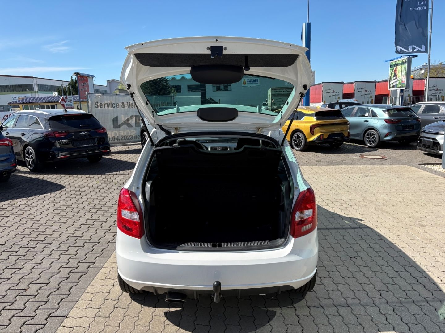 Fahrzeugabbildung SKODA Fabia Cool Edition KLIMA RDKS 8-fach bereift